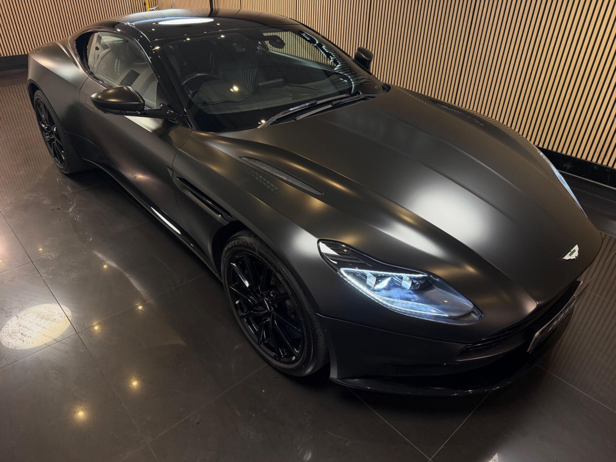 Aston Martin DB11